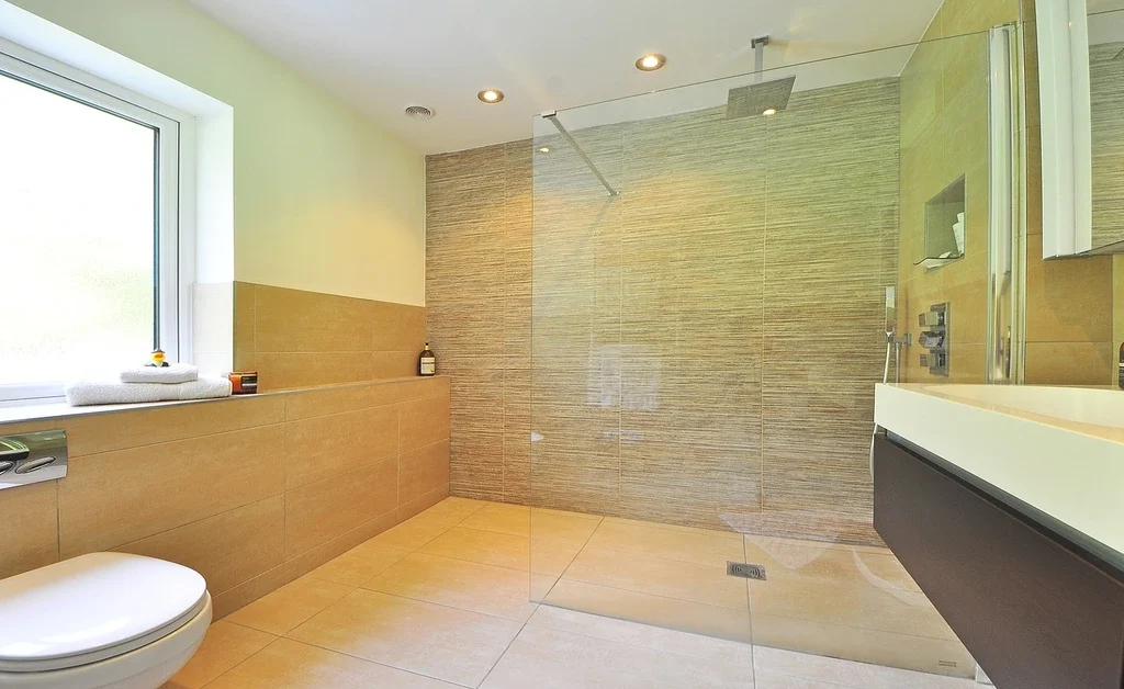 A large space japandi bathroom.